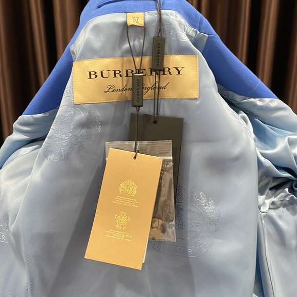 New! Burberry Sky Blue Trench Coat 🧥 - Picture 5 of 16